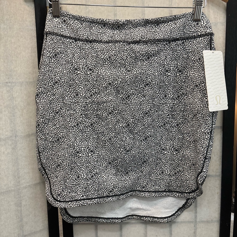 LULULEMON City Skirt in Plush Petal Deep Coal Ghost - Picture 3 of 9